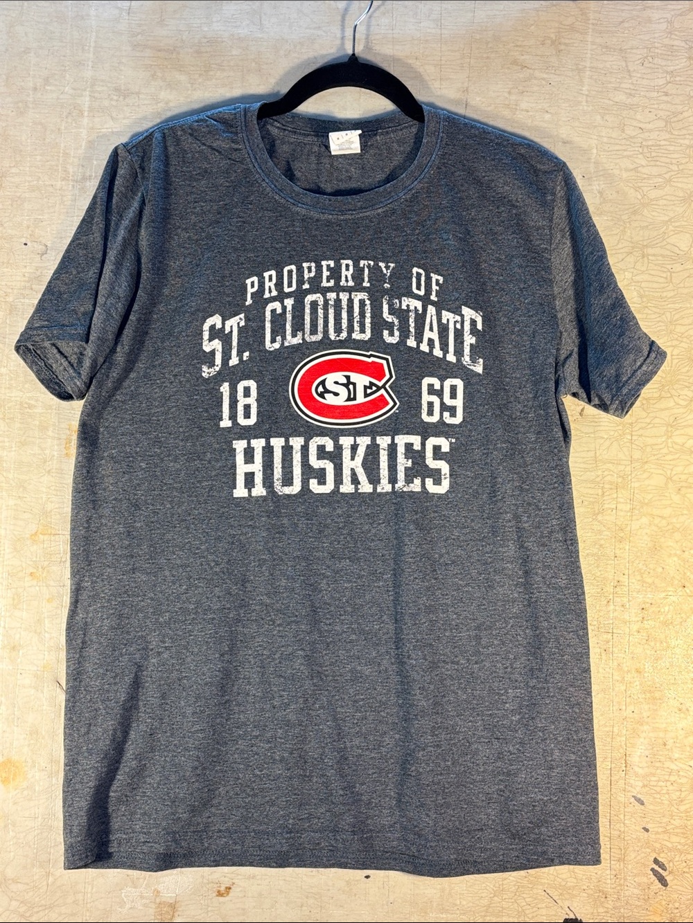 St. Cloud State Huskies Short-Sleeve Tee - Heather Gray